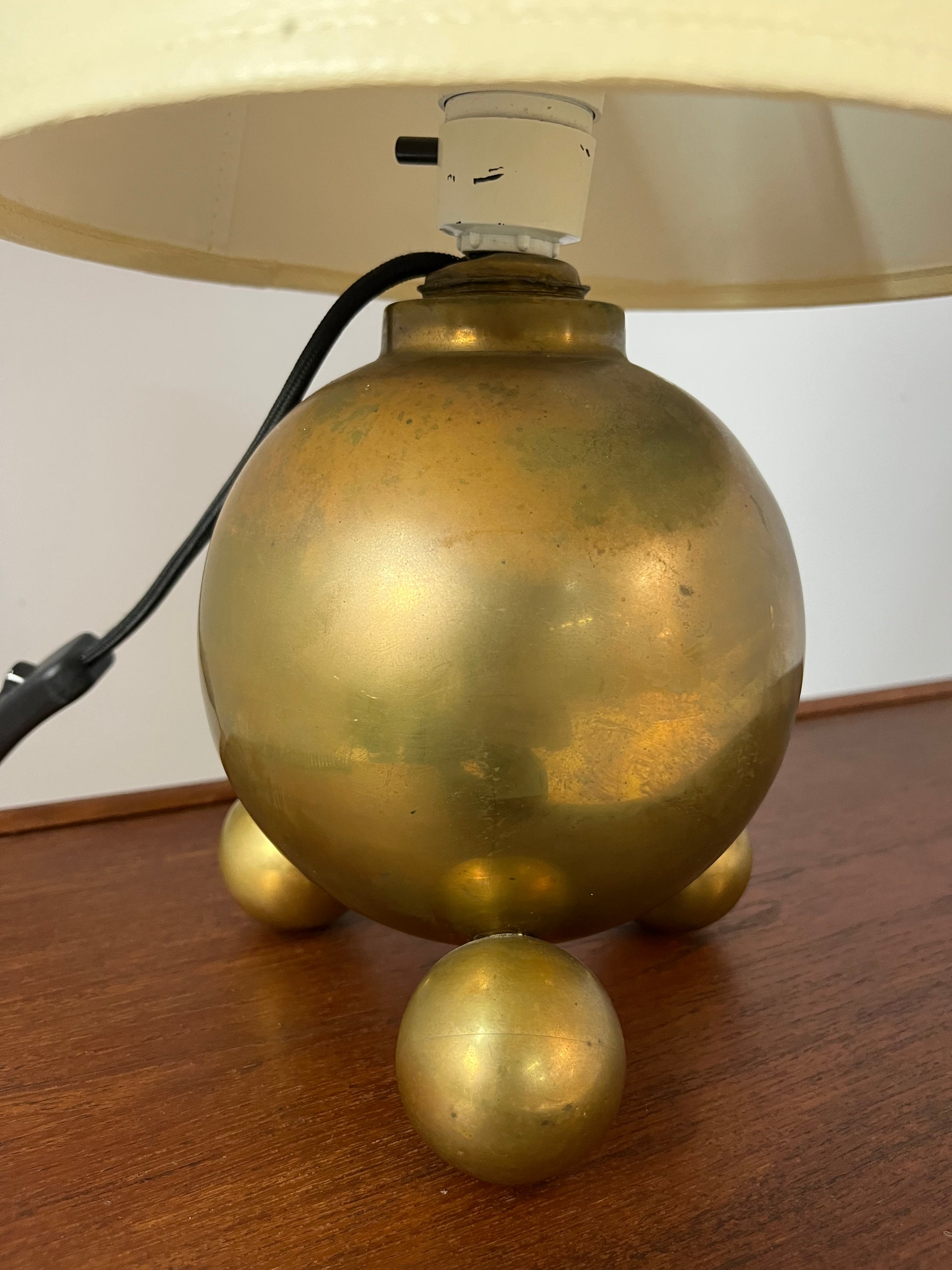 Kugeltischlampe Messing von Gusums Bruk aus Schweden