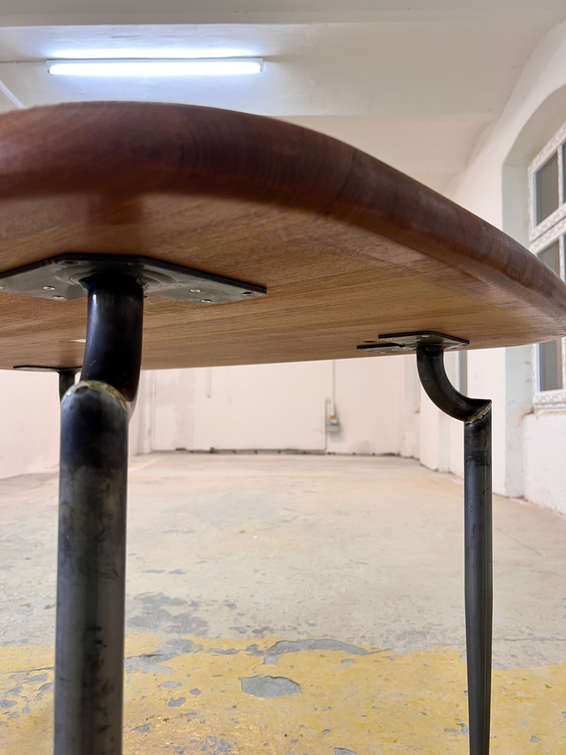 Esstisch Teak mit Metallbeinen