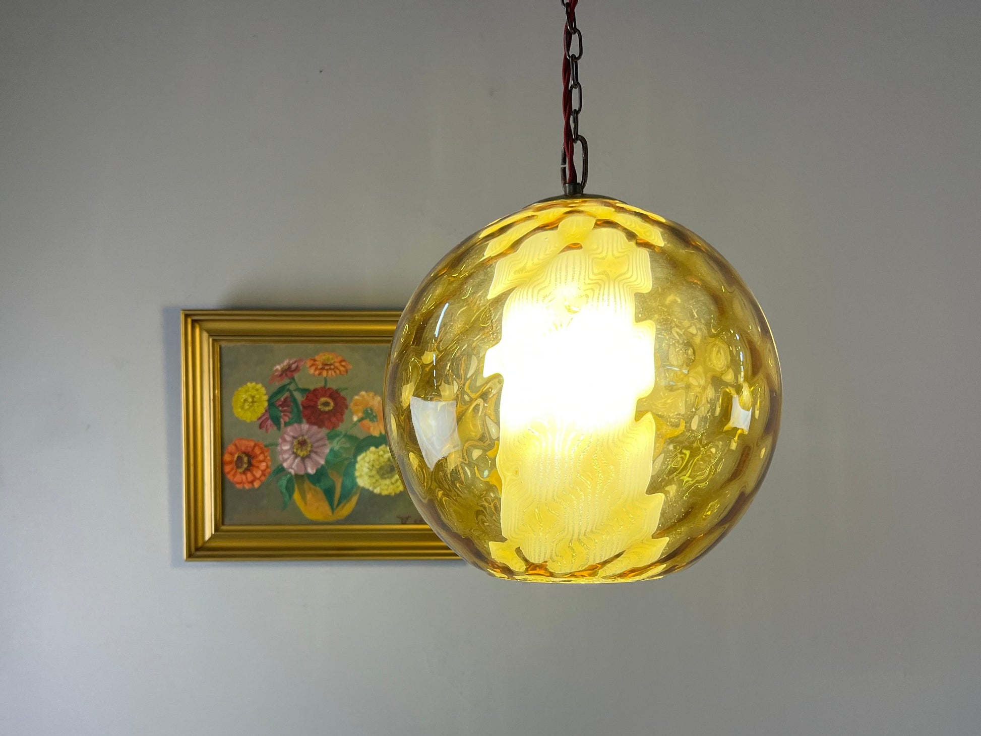 Kugellampe gelb Glas mit Kette aus Dänemark