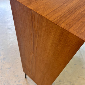 Regal Teak mit neuen Metallfüßen von IDEE Möbel