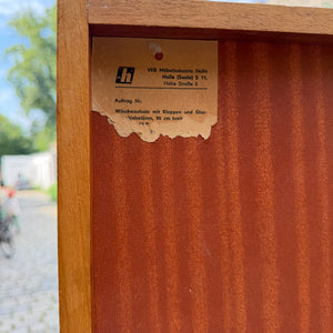 Schrank mit Klappfächern & Vitrine von VEB Möbelindustrie Halle