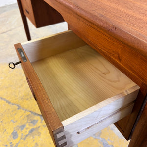 Schreibtisch Teak von „Kvalitet, Form & Funktion“ Dänemark