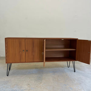 Sideboard Teak mit Flügeltüren & Messinggriffen