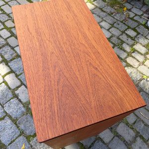 Kommode Teak mit Griffmulden von Kværndrup Møbelfabrik