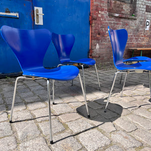 Set: 4x Stuhl Serie 7 Königsblau lackiert von Arne Jacobsen für Fritz Hansen