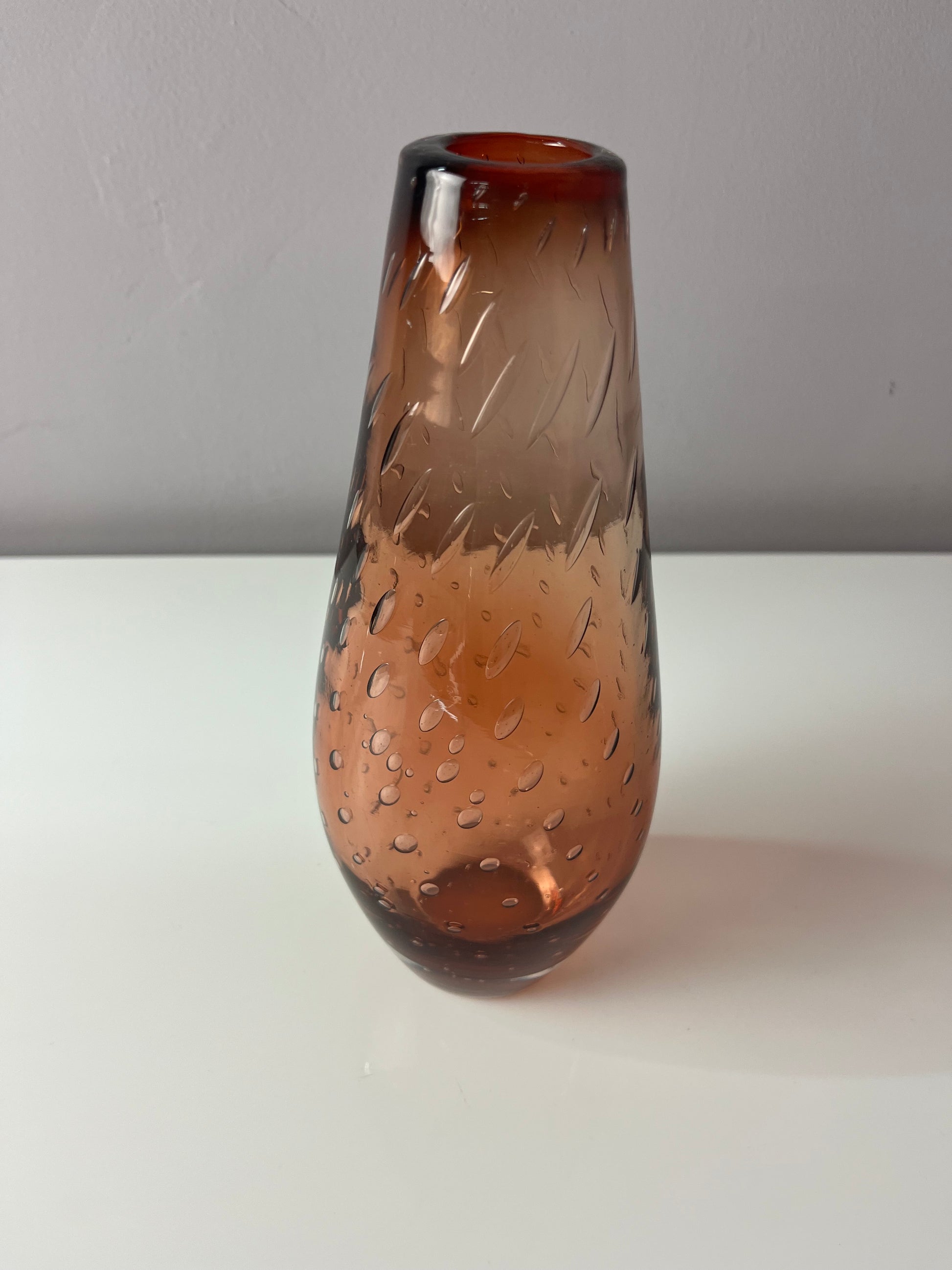Vase orangebraun mit Einschlüssen