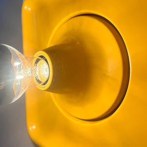 Wandlampe gelb von Schönbuch