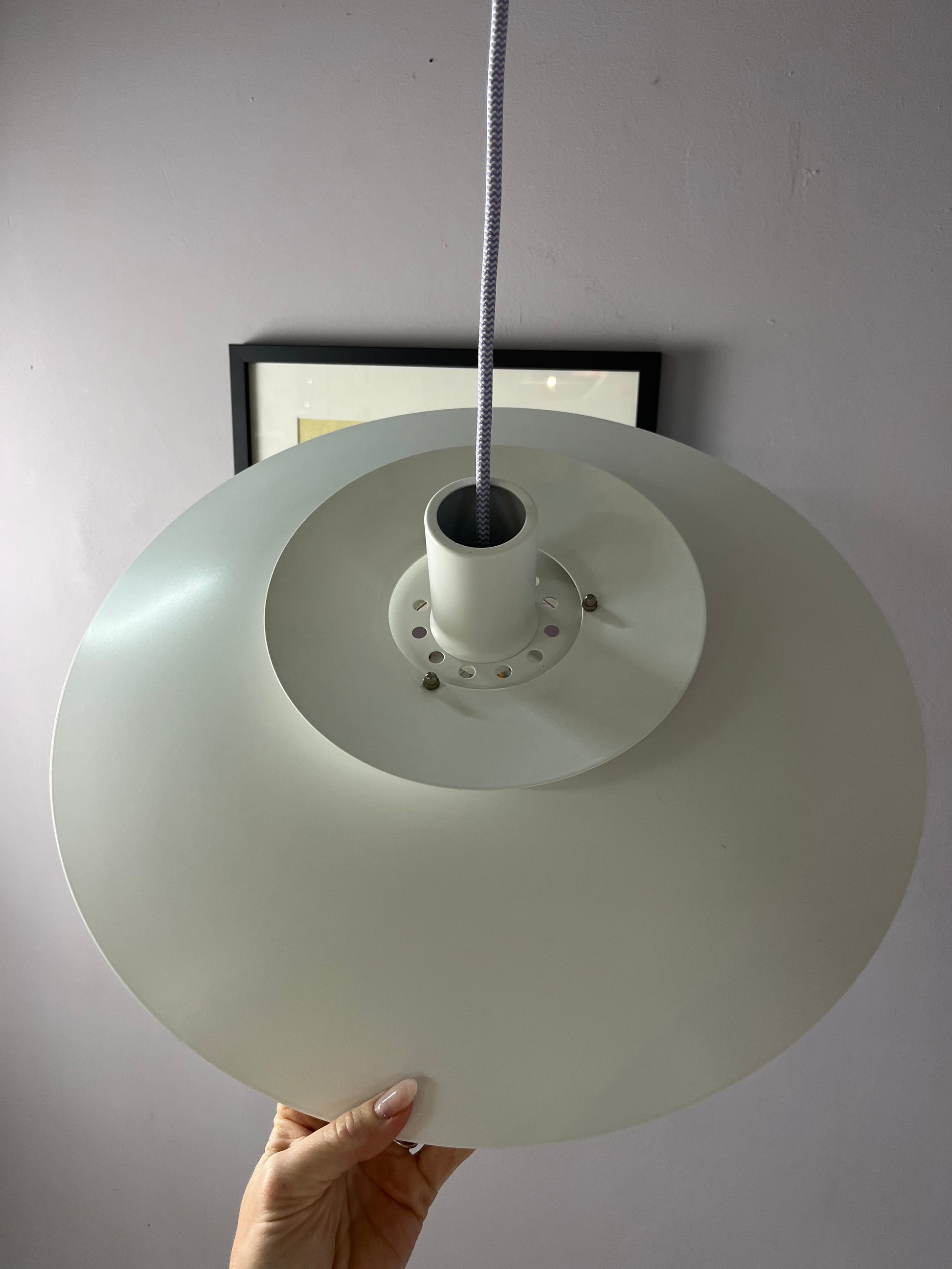 Lamellenlampe weiß lila von Formlight