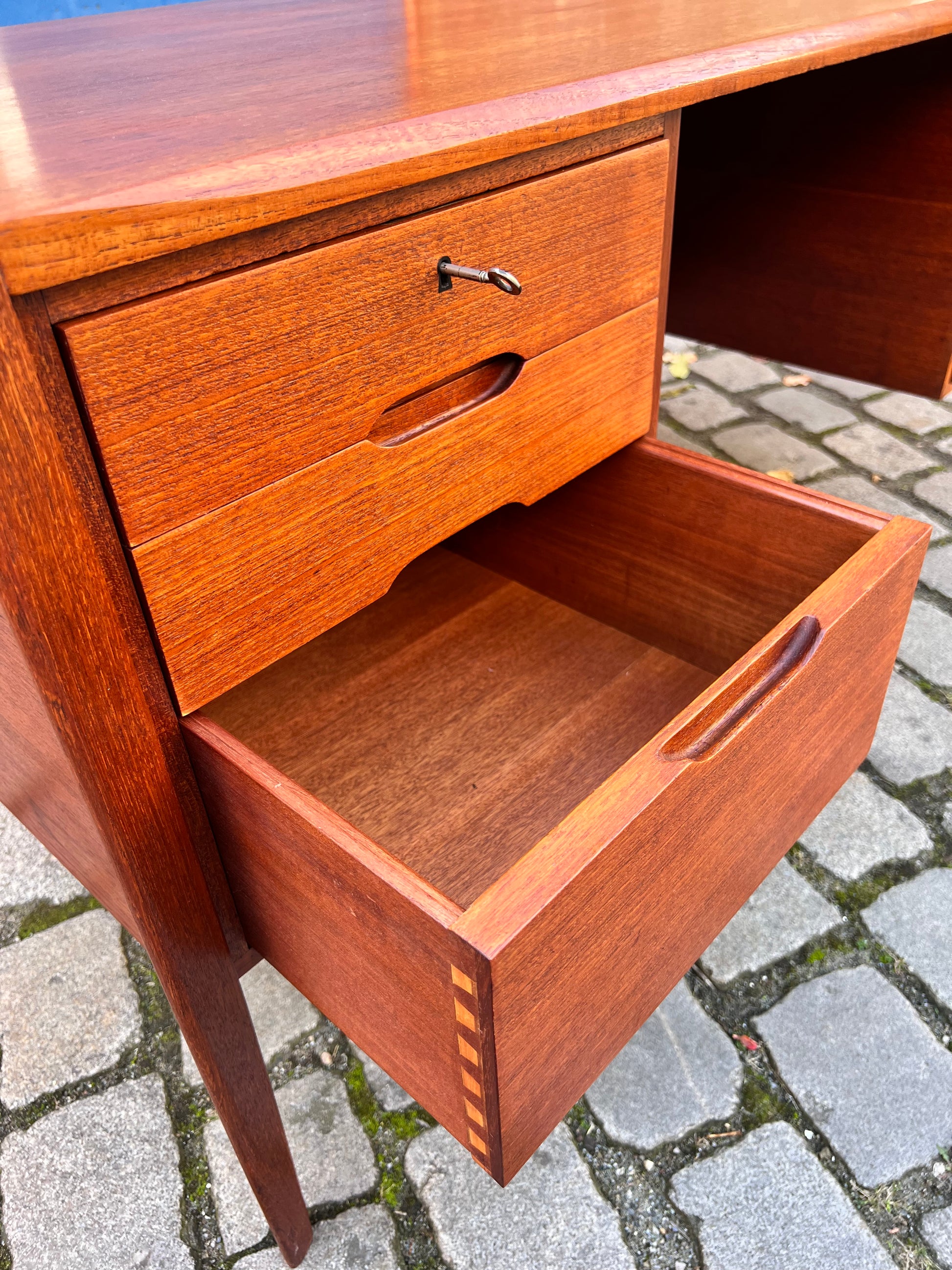 Freistehender Schreibtisch Teak von Wilhelm Renz