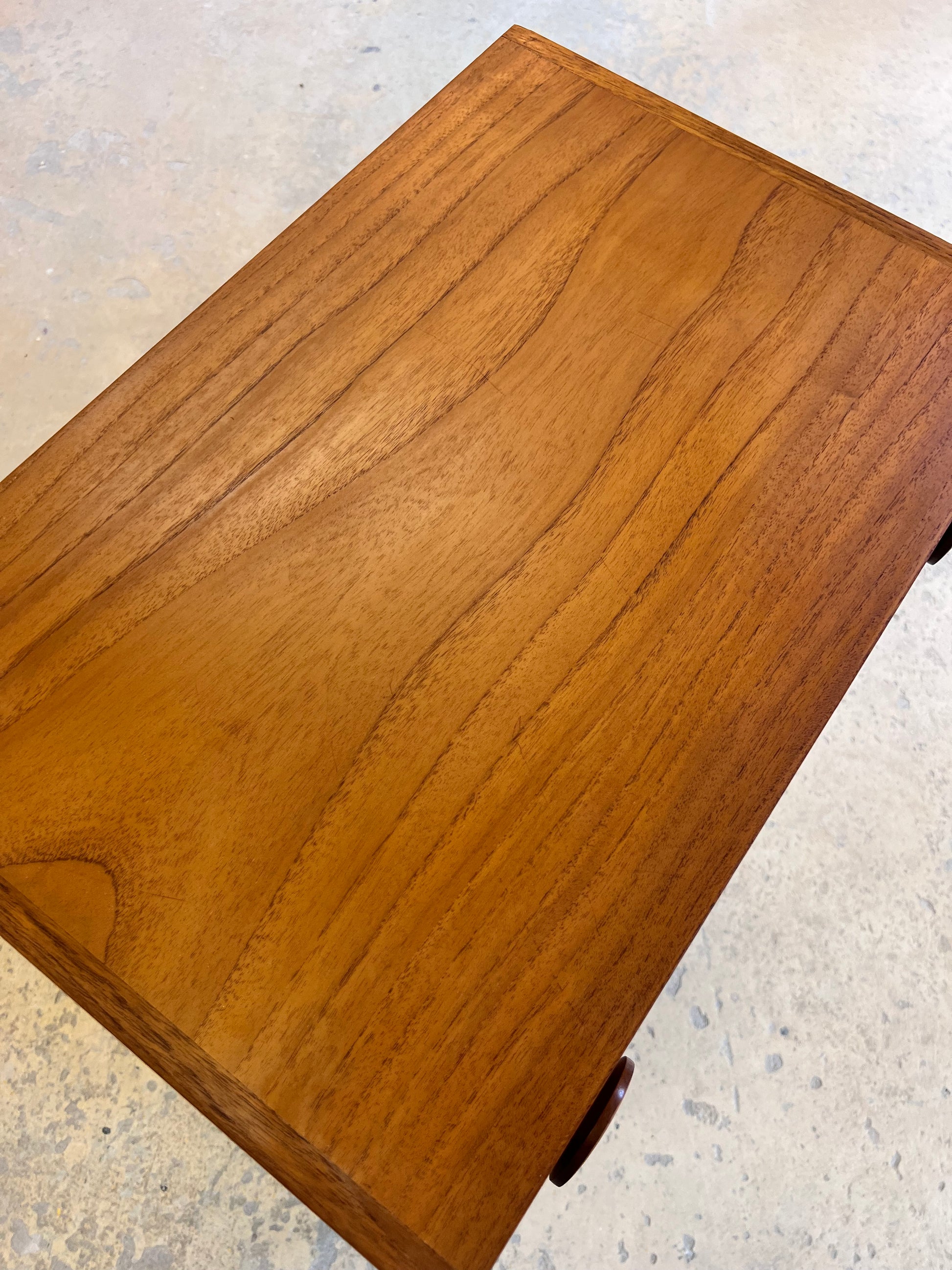 Kommode Teak mit runden Griffen aus Dänemark