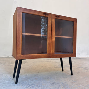 Kleine Vitrine Teak von H. W. Klein für Bramin