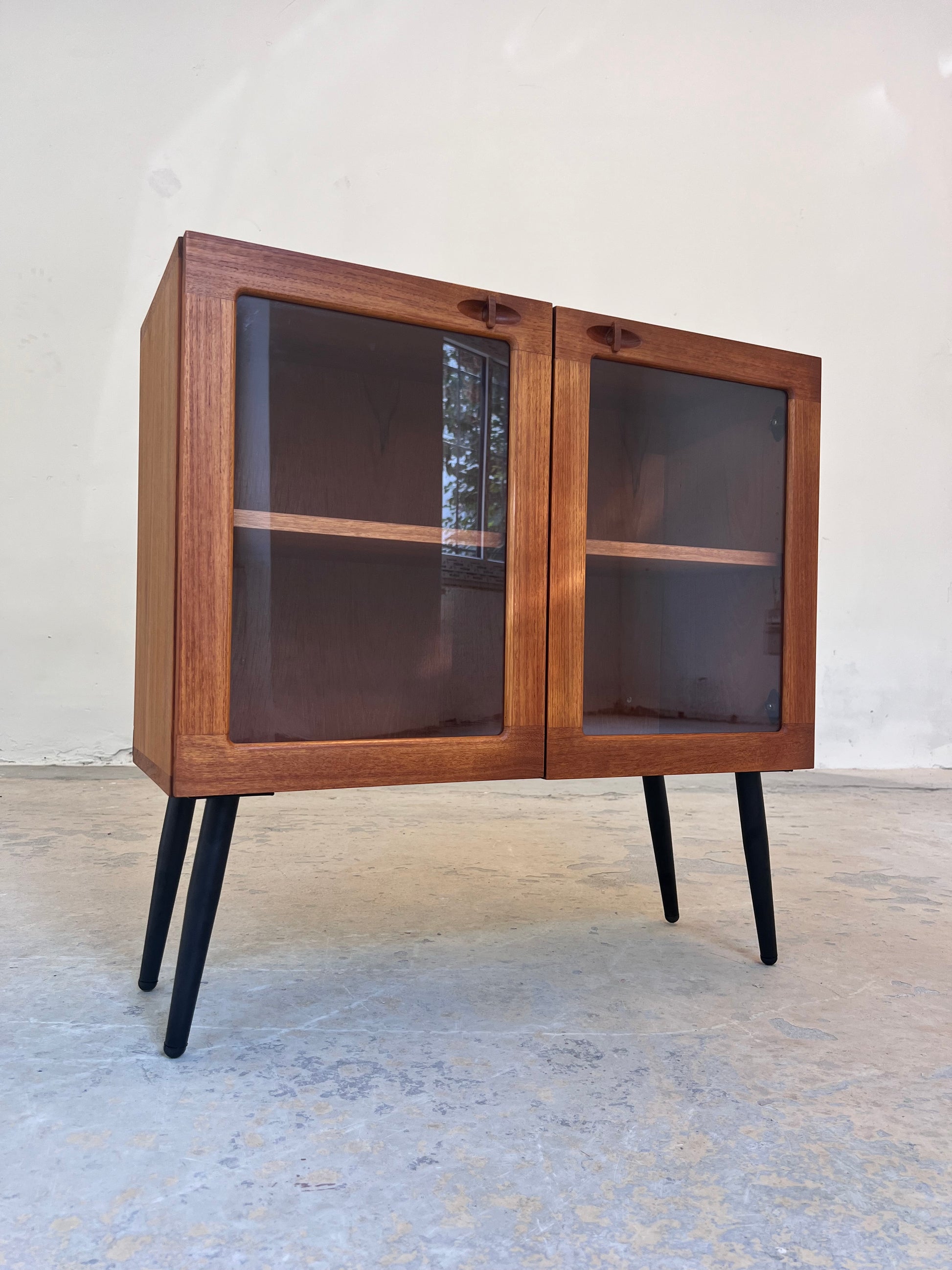 Kleine Vitrine Teak von H. W. Klein für Bramin