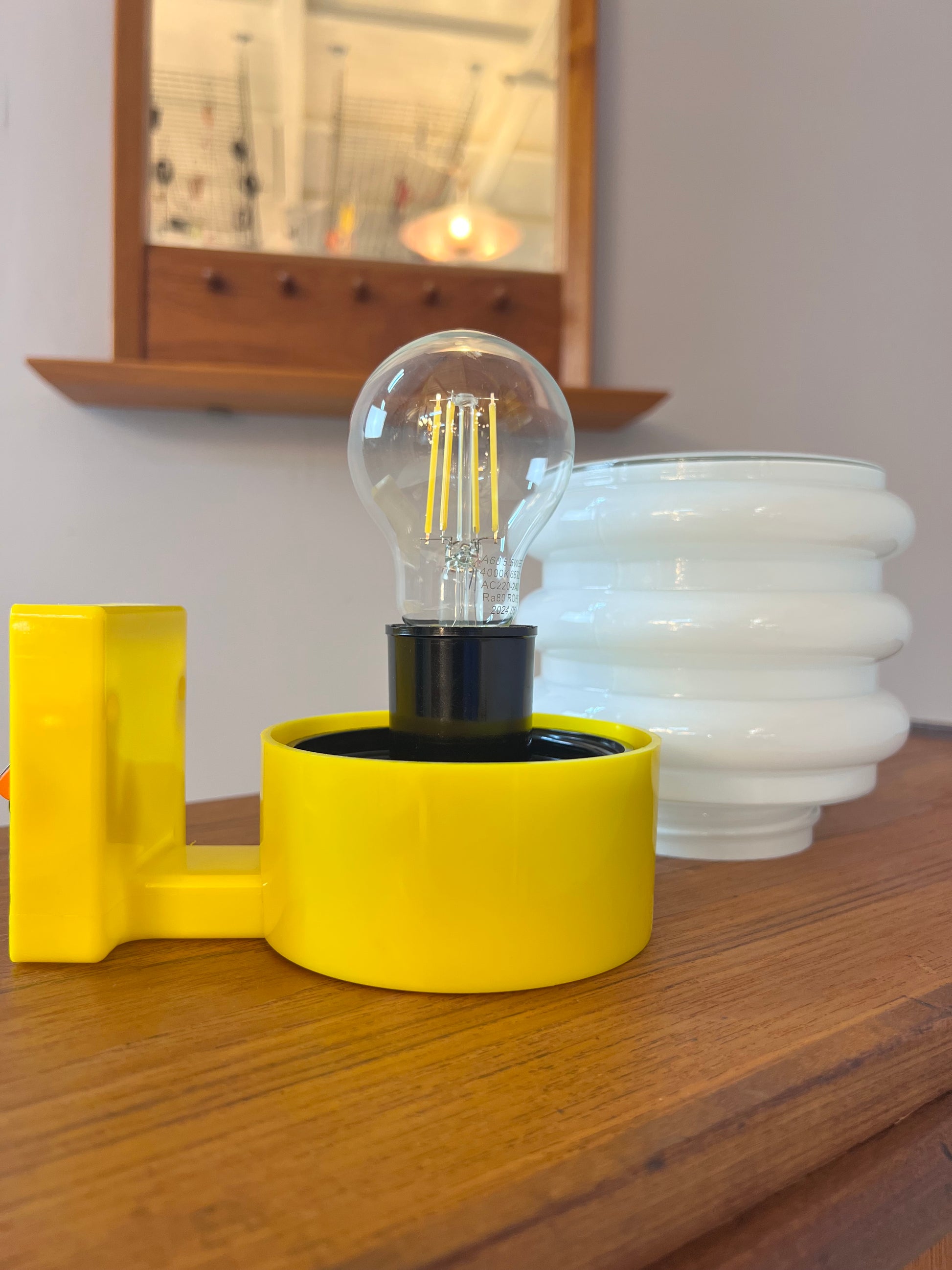 Schwedische Wandlampe 70er