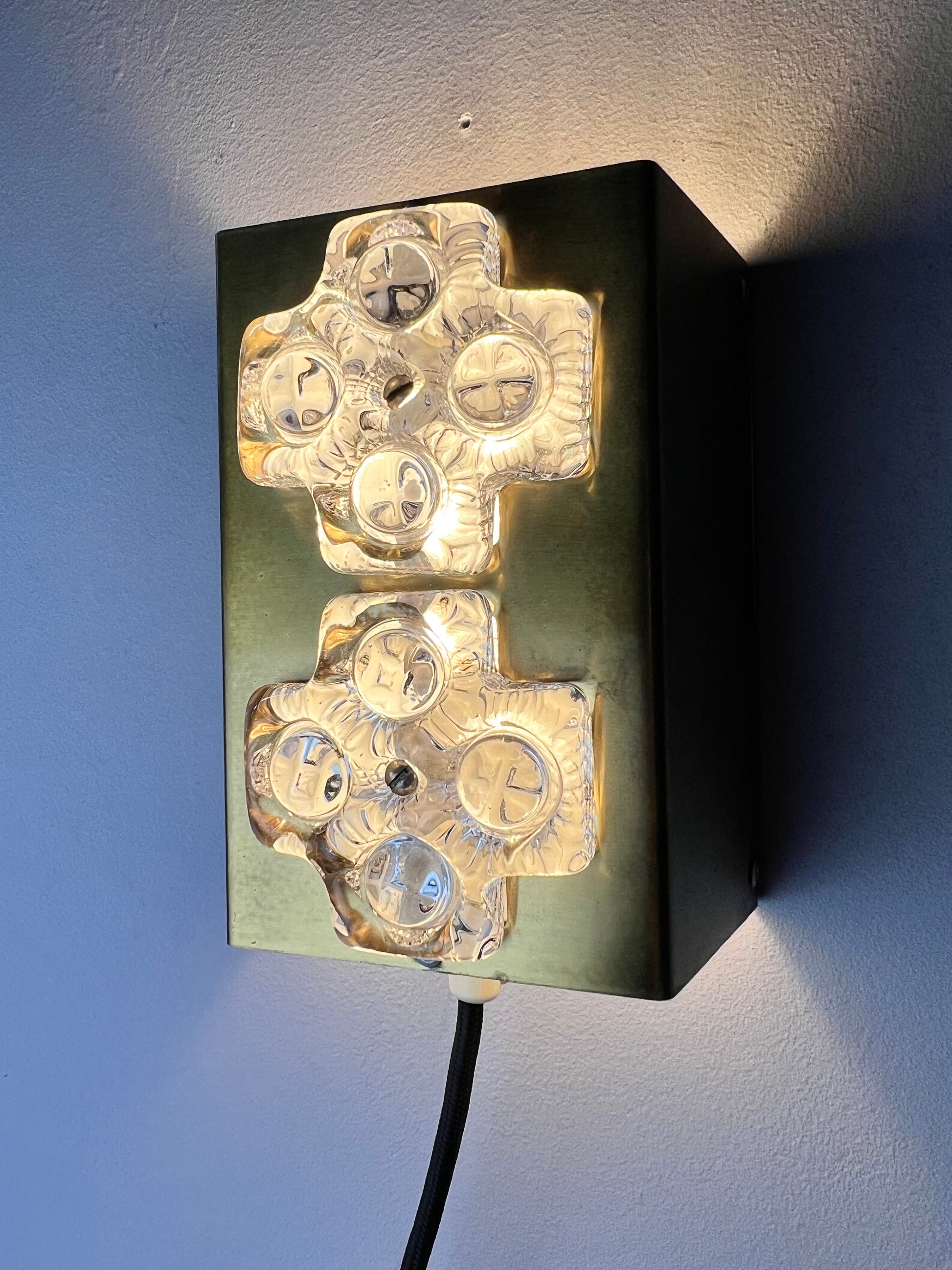 Wandlampe Eisglas & Messing