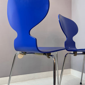 Ameise Stuhl Modell 3100 dreibeinig blau von Arne Jacobsen für Fritz Hansen