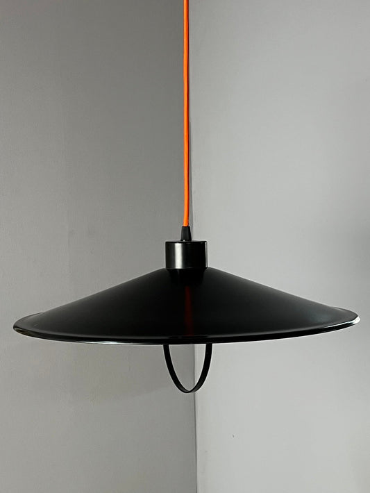 Hängelampe schwarz mit Bügel von Abo Randers