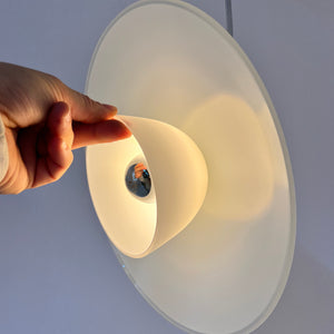 Lamellenlampe Milchglas Chrom aus Dänemark