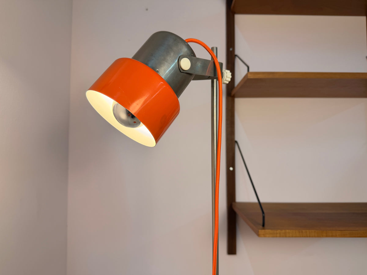 Stehlampe orange Chrom von AKA Werke