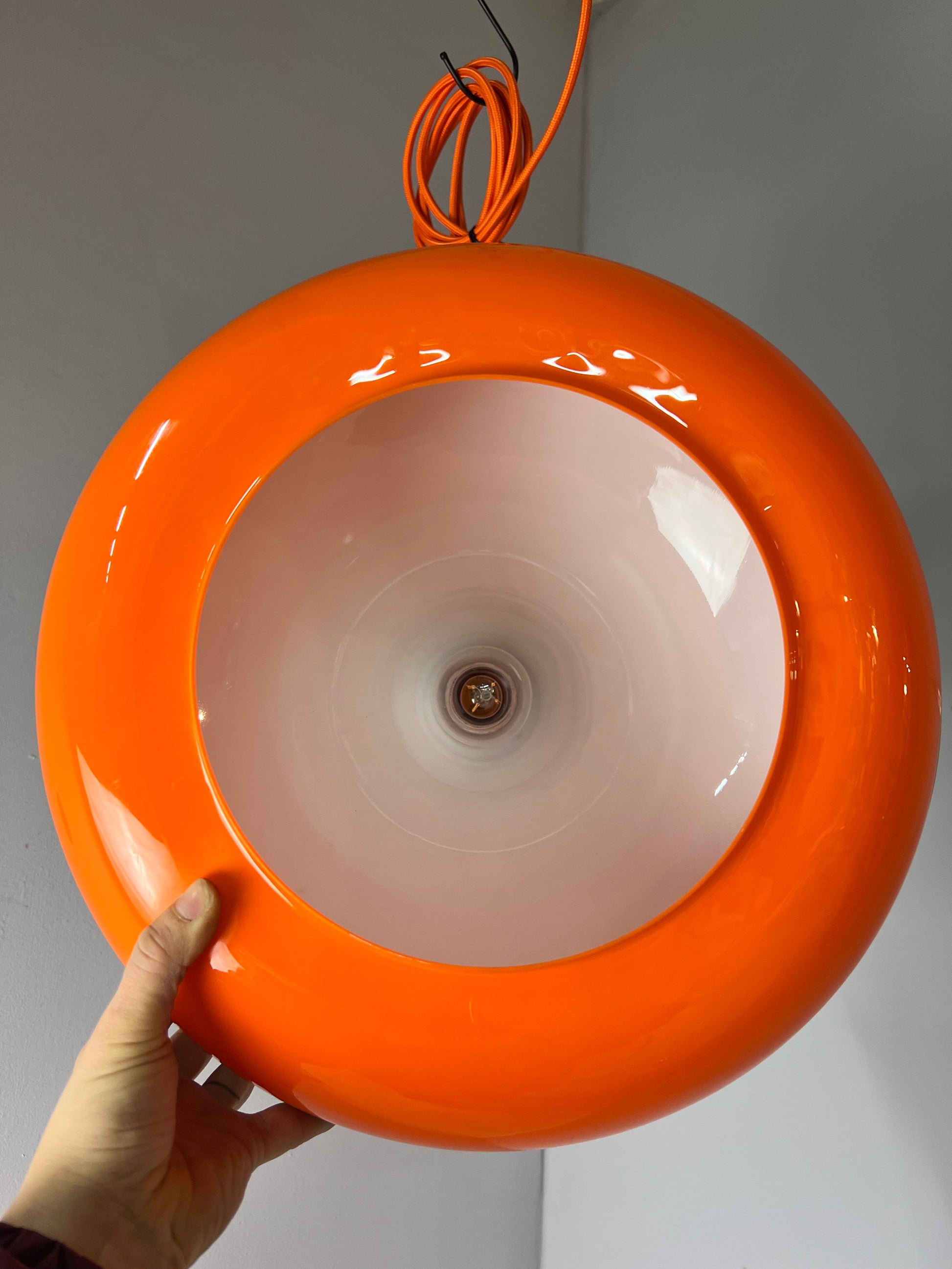 Hängelampe weiß orange Kunststoff aus Dänemark