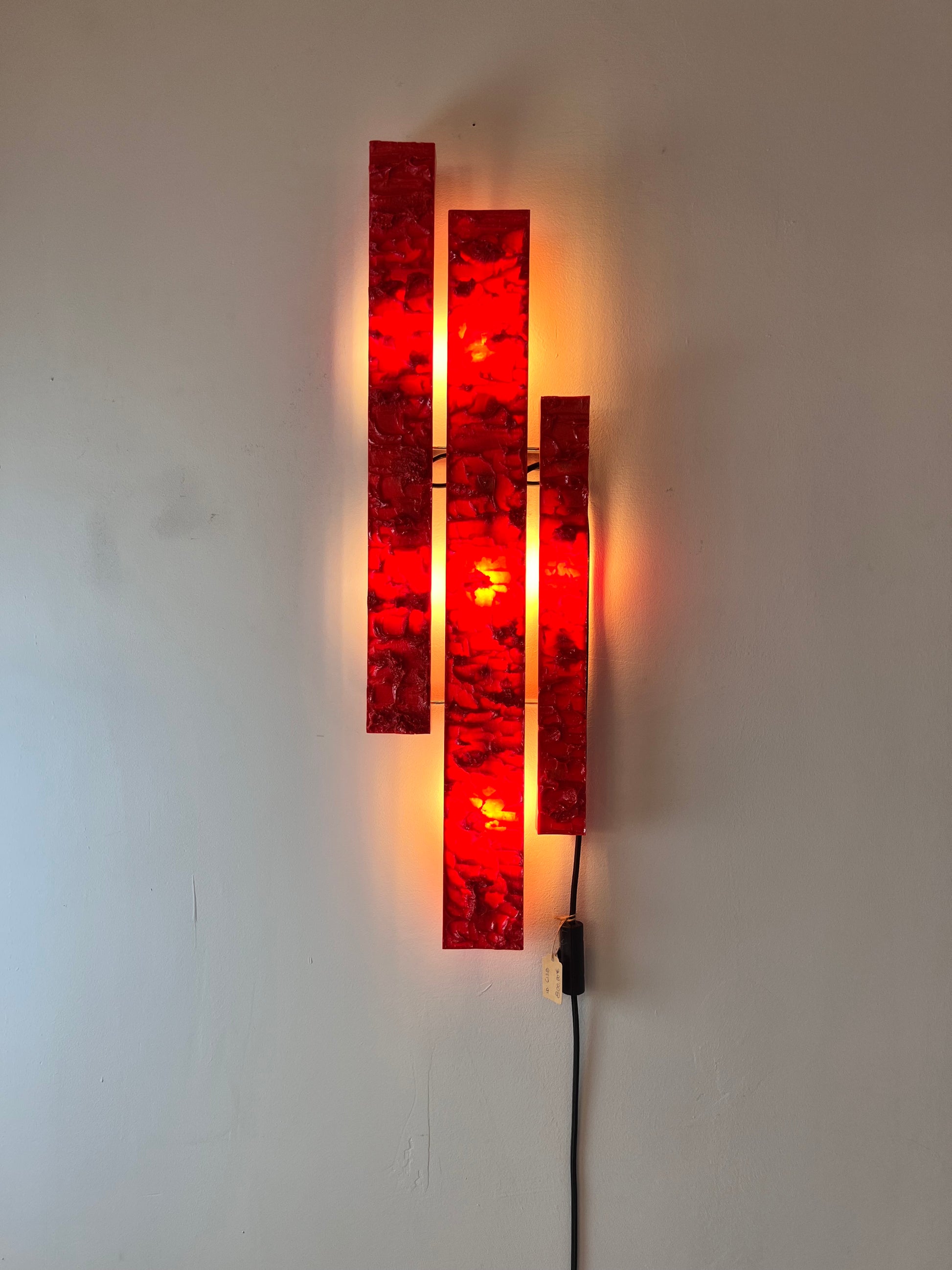 Wandlampe rot von Uwe Mersch