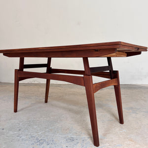 Höhenverstellbarer Couchtisch Teak mit Auszügen aus Dänemark