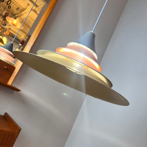 Lamellenlampe neu lackiert pastell-peach Pagode