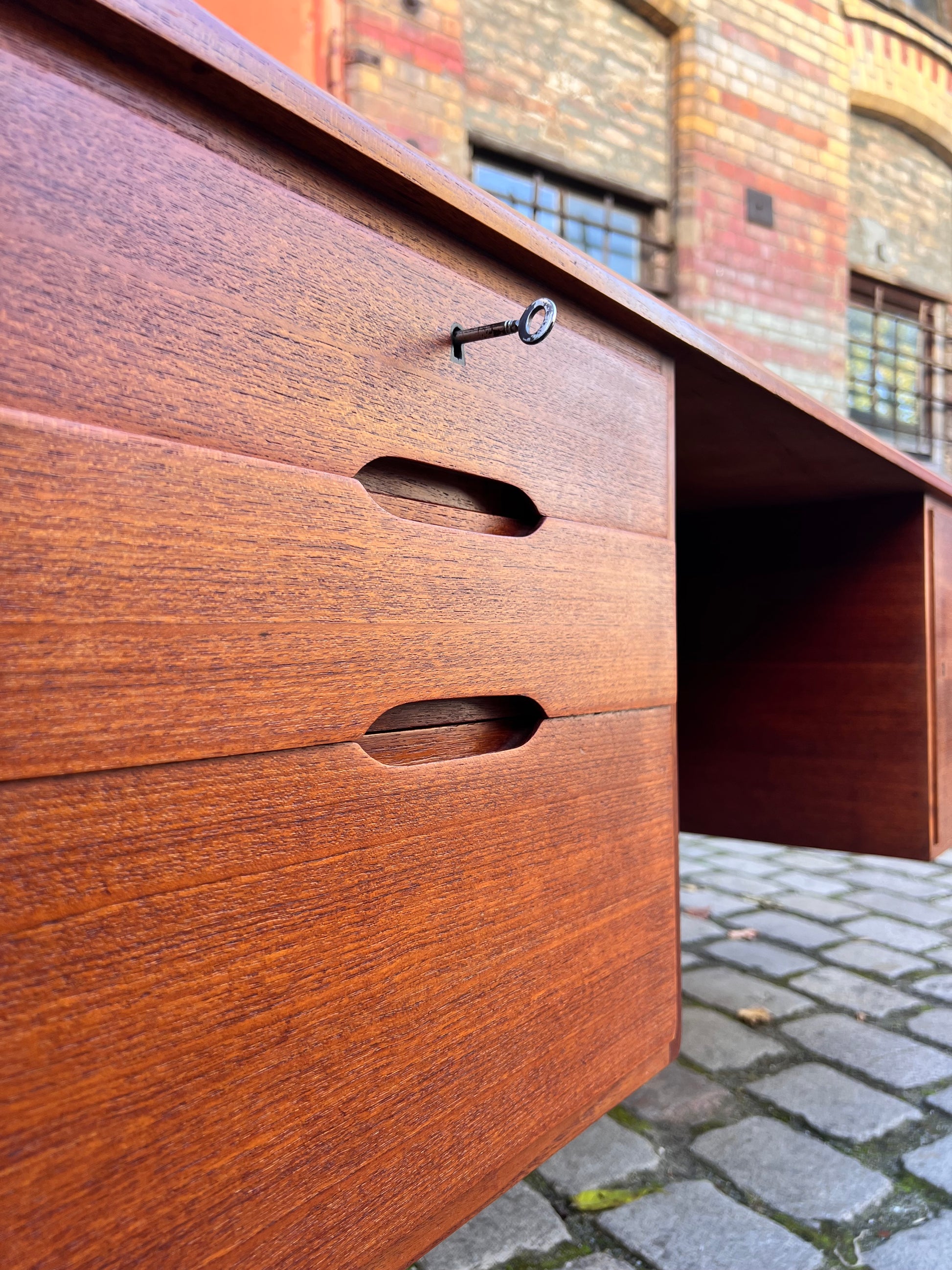 Freistehender Schreibtisch Teak von Wilhelm Renz