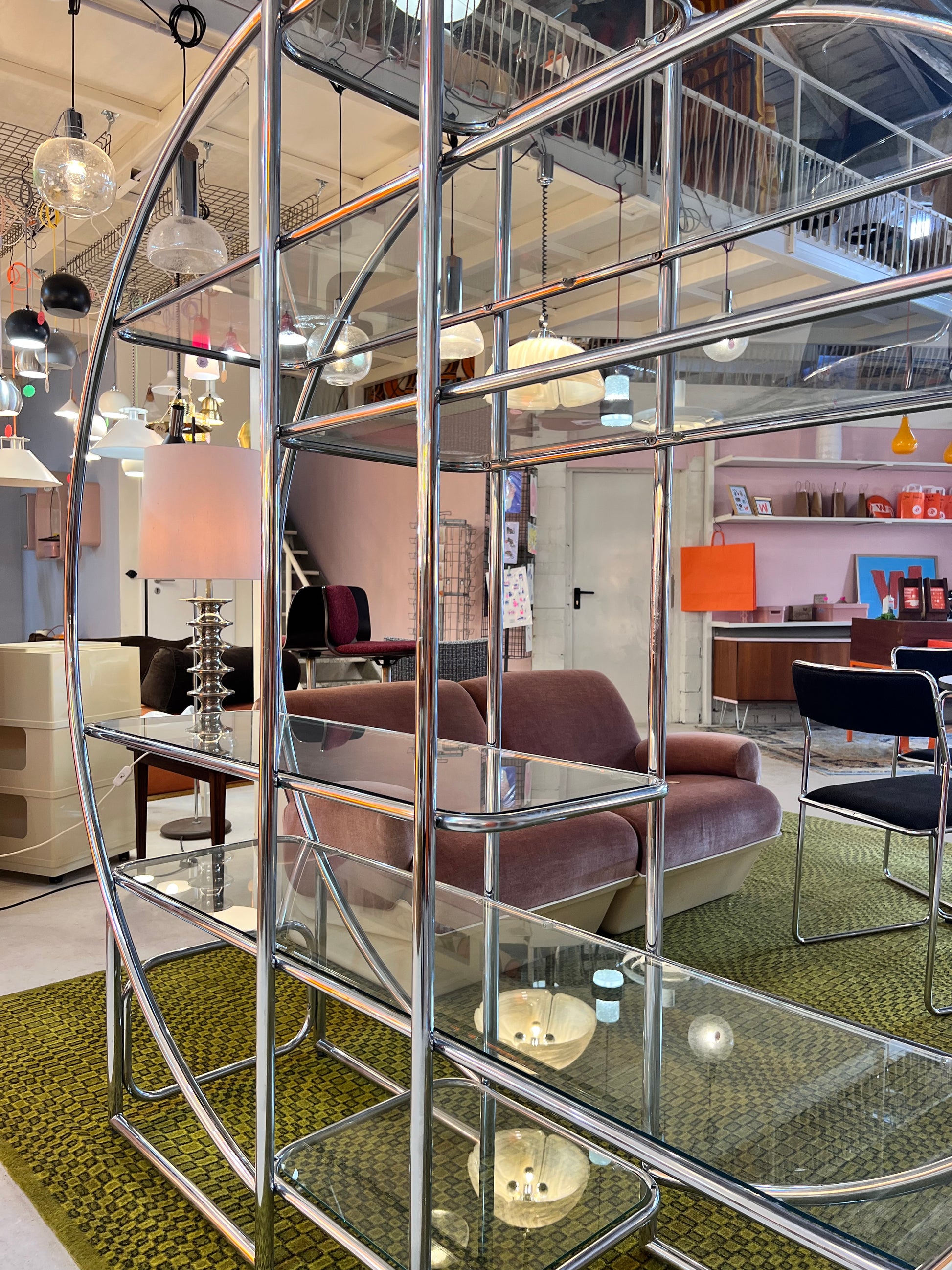 Rundes Regal / Raumteiler Chrom & Glas - Designklassiker