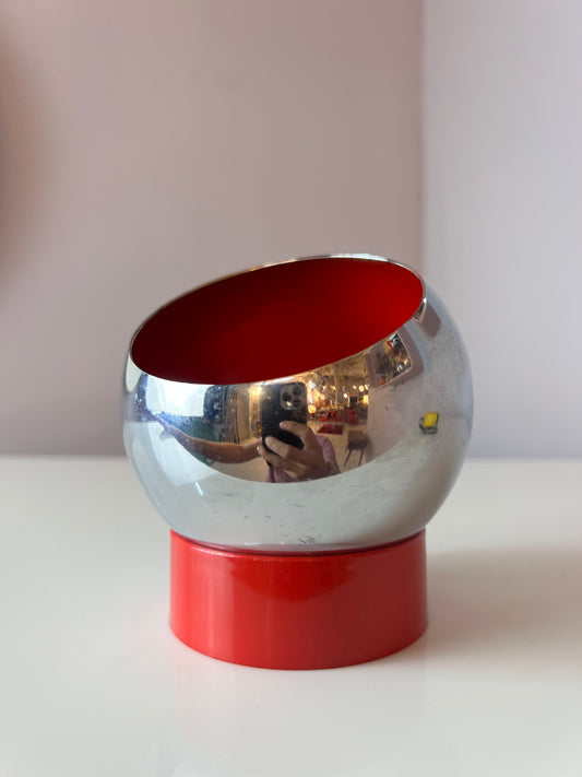 Kugelaschenbecher mit magnetischer Schale rot Chrom von Quist