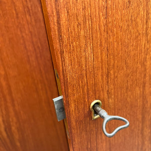 Kommodenschrank Teak mit Schloss aus Dänemark