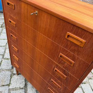 Kommode Teak mit Schloss aus Dänemark