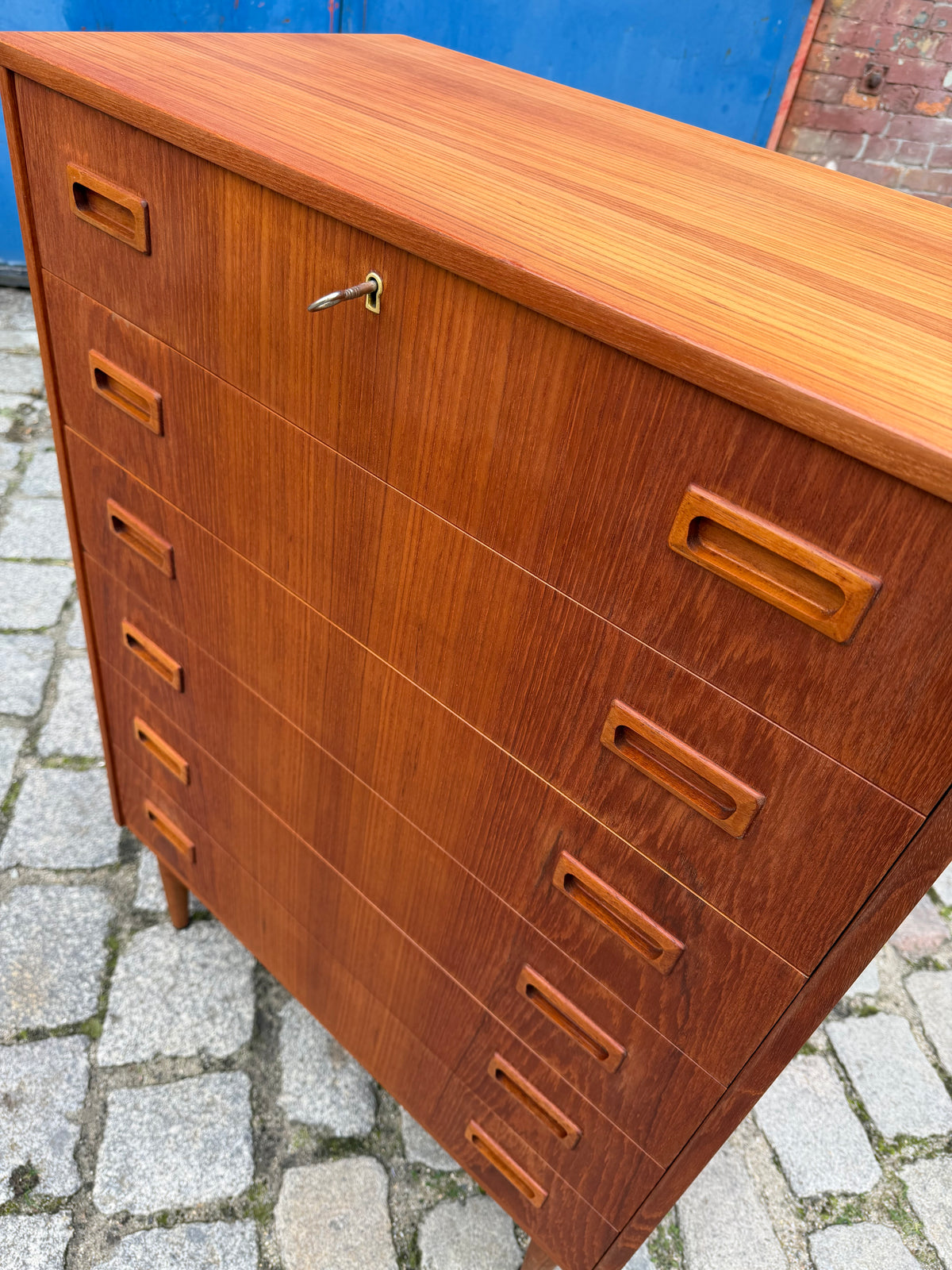 Kommode Teak mit Schloss aus Dänemark