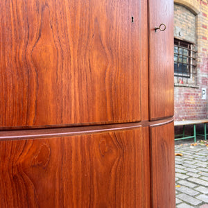 Eckschrank Teak mit Schloss aus Dänemark