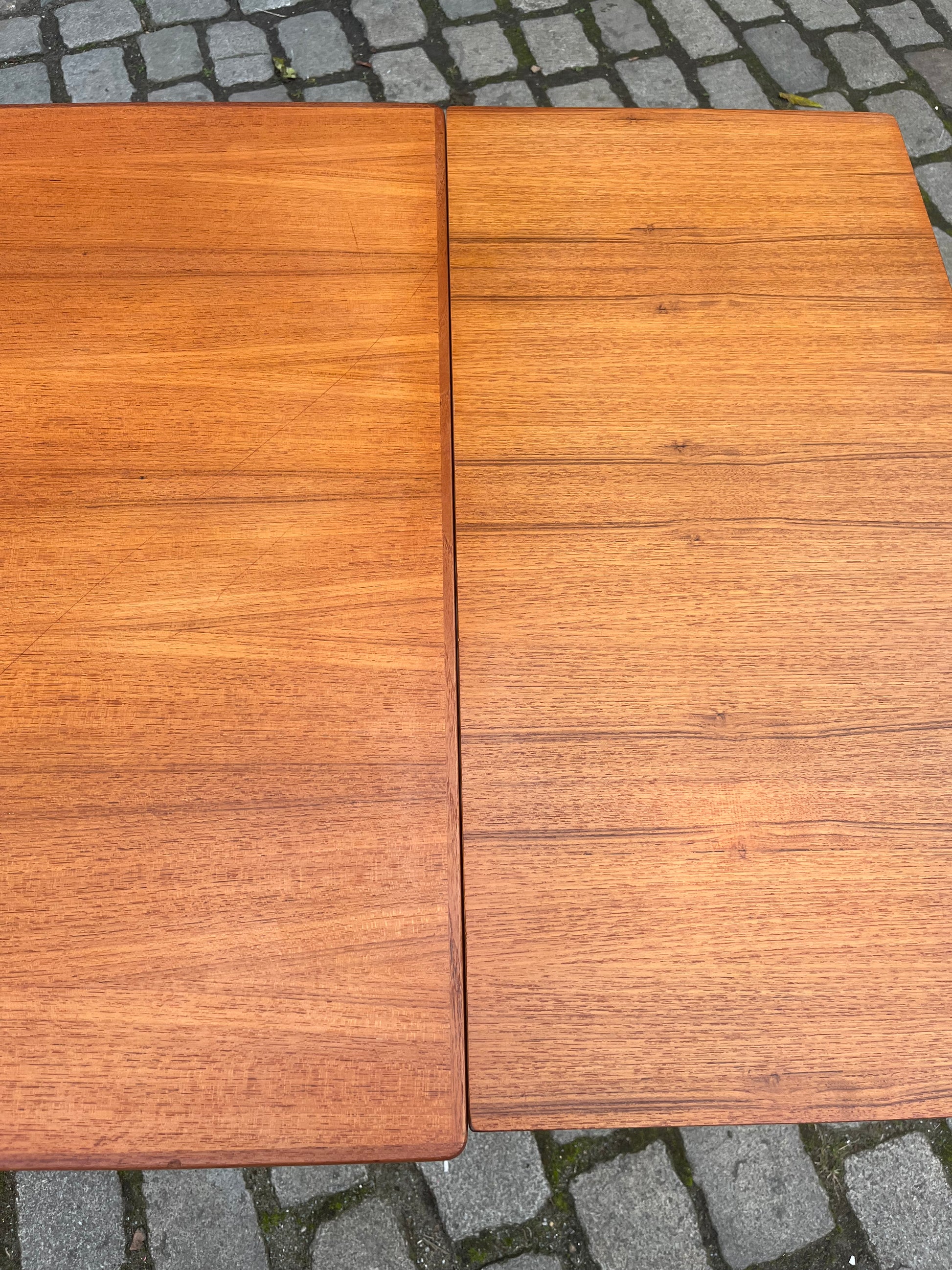 Esstisch Teak & Eiche ausziehbar aus Dänemark