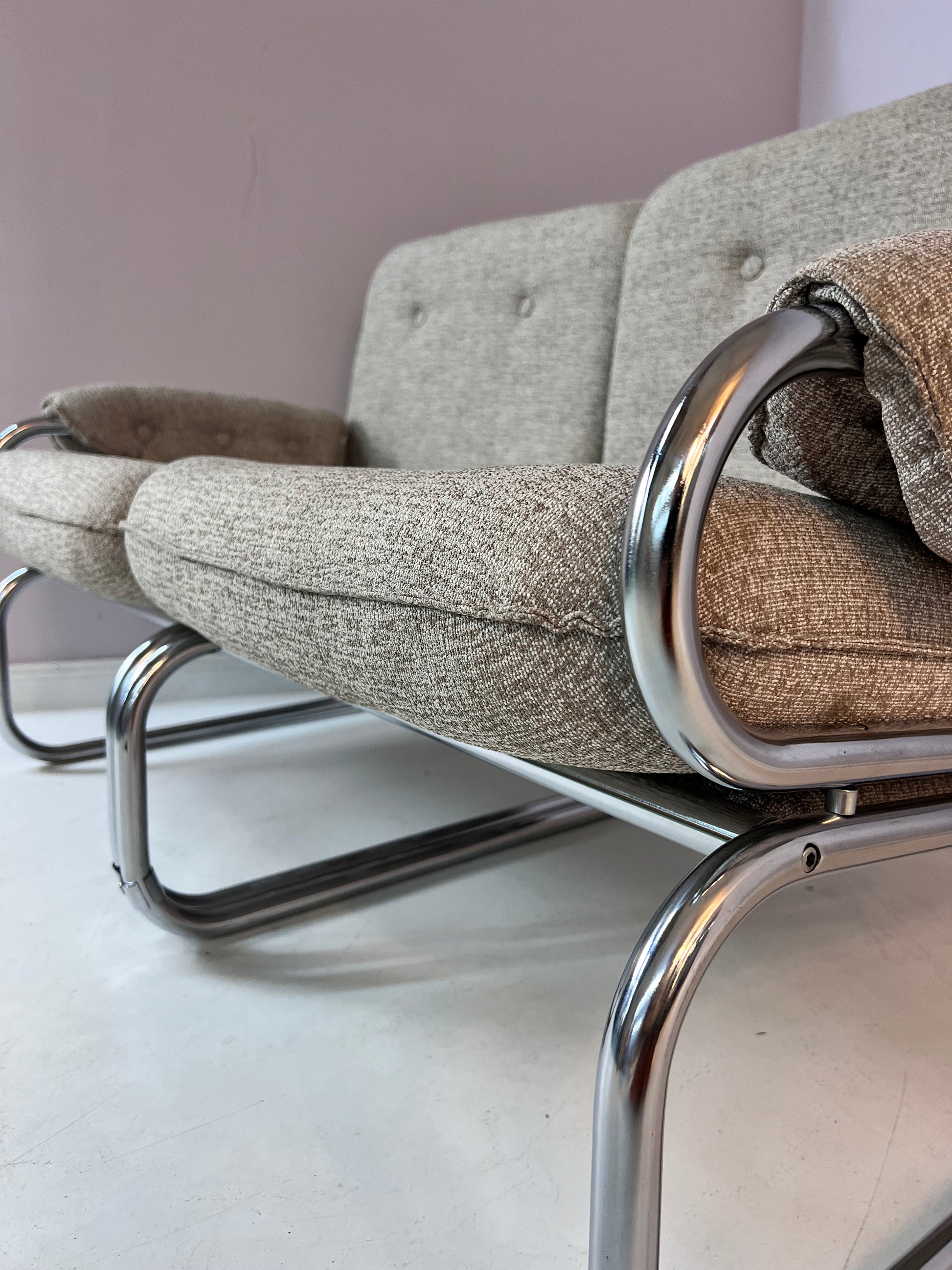 Zweisitzer Sofa Halina von Hellerau