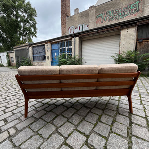 3-Sitzer Sofa Senator beige Wolle Teak von Ole Wanscher für Cado
