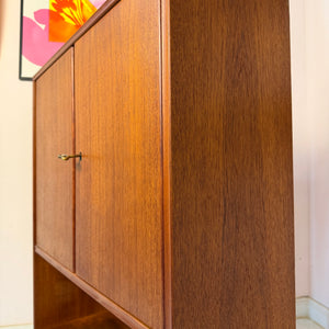 Schrank Teak mit Regalfach, Schloss & neuen Chromfüßen von Heinrich Riestenpatt