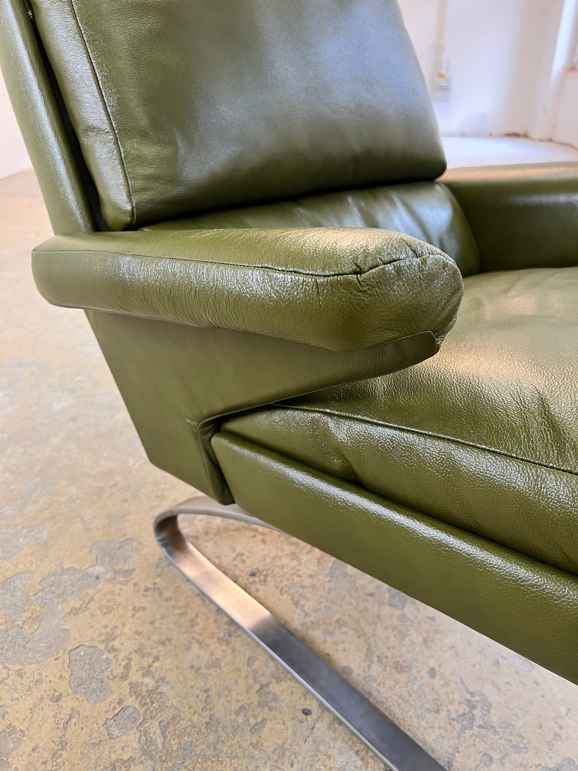 Swing Chair grün Echtleder Chrom von Reinhold Adolf & Hans Jürgen Schröpfer für COR