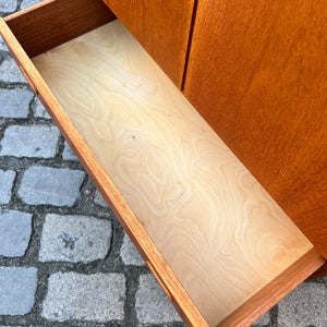 Schrank Eiche mit Türen und Schubladen aus Dänemark