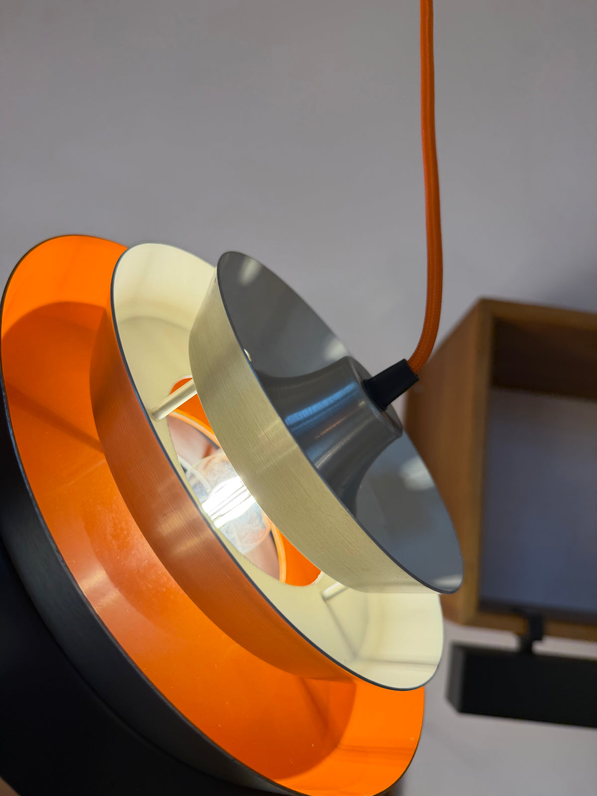 Lamellenlampe Trava silber schwarz orange von Carl Thore für Granhaga