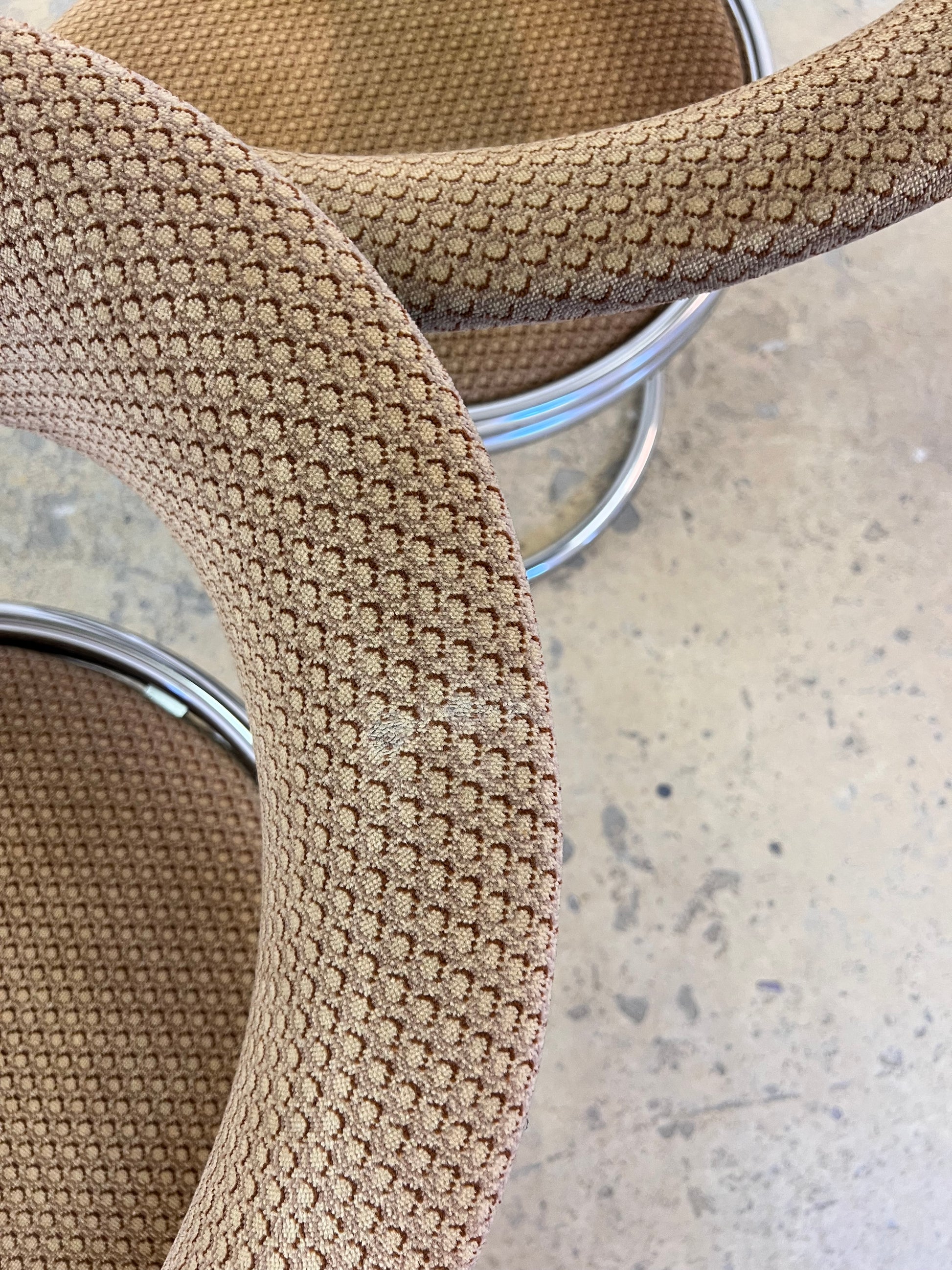 Freischwinger beige Chrom von Giotto Stoppino - mit kleinen Gebrauchsspuren