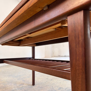 Ausziehbarer Couchtisch Teak mit Ablage