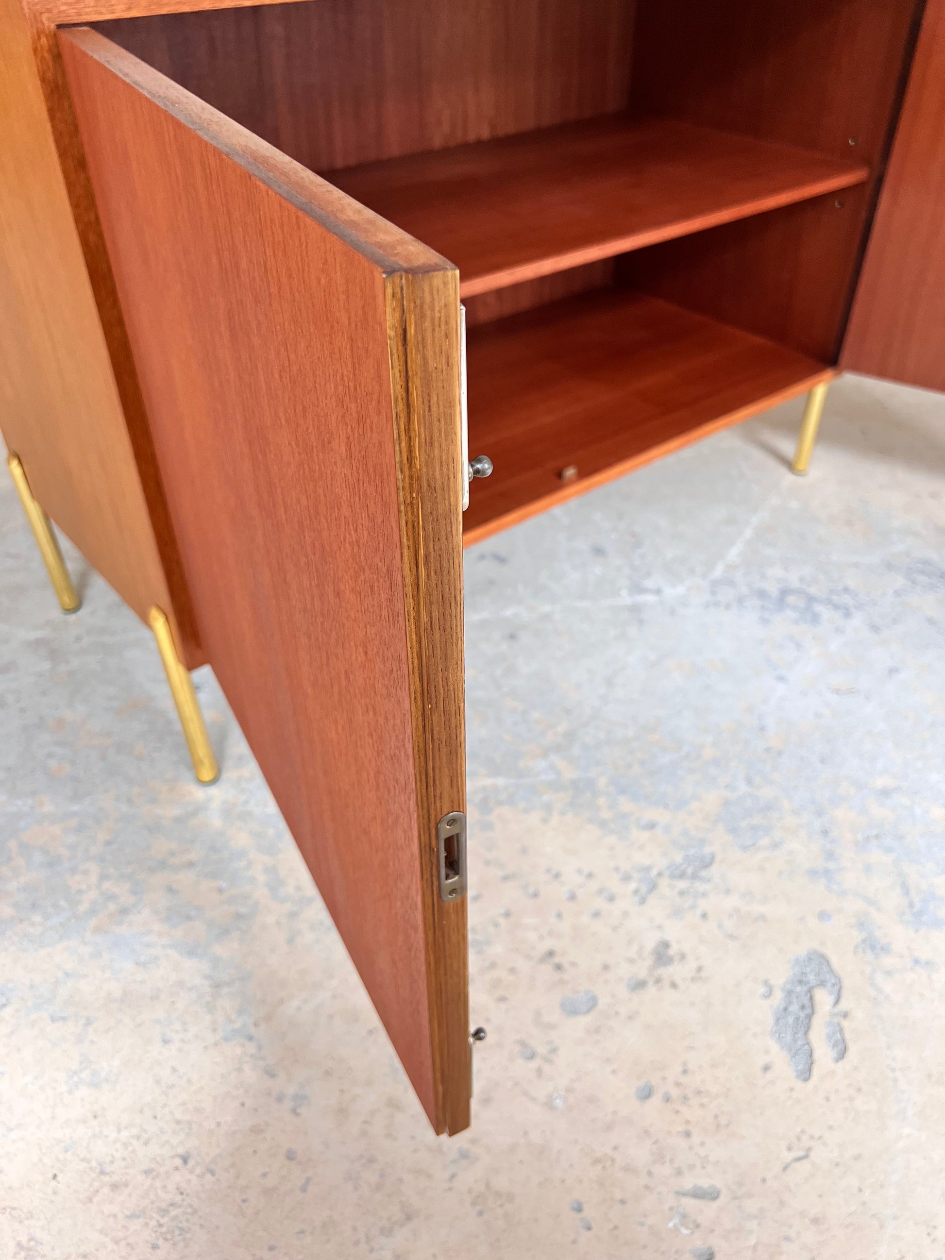Kommode Teak mit Schranktüren & Schloss von IDEE Möbel