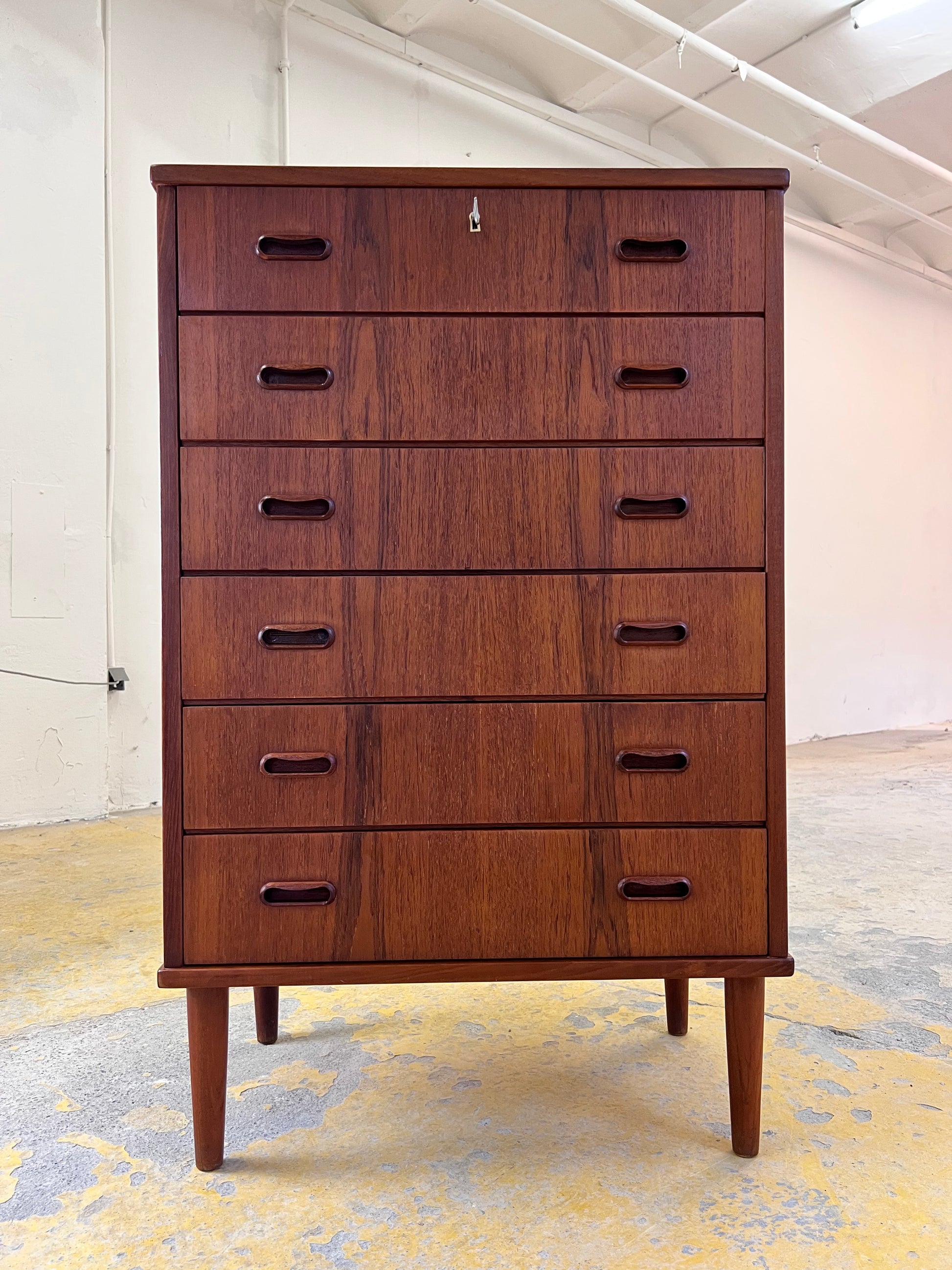 Kommode Teak mit Schloss aus Dänemark