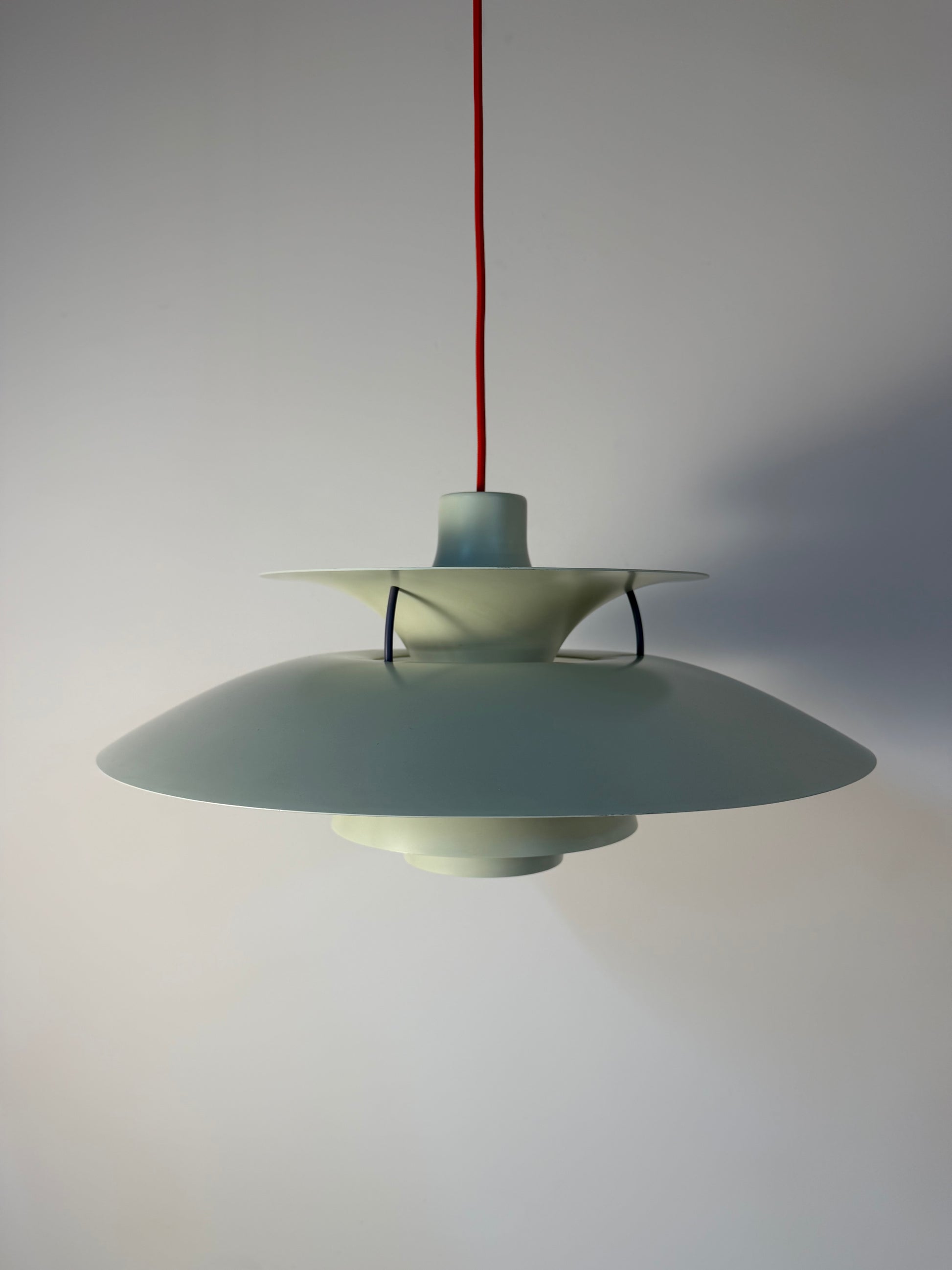 Lamellenlampe PH5 weiß von Poul Henningsen für Louis Poulsen