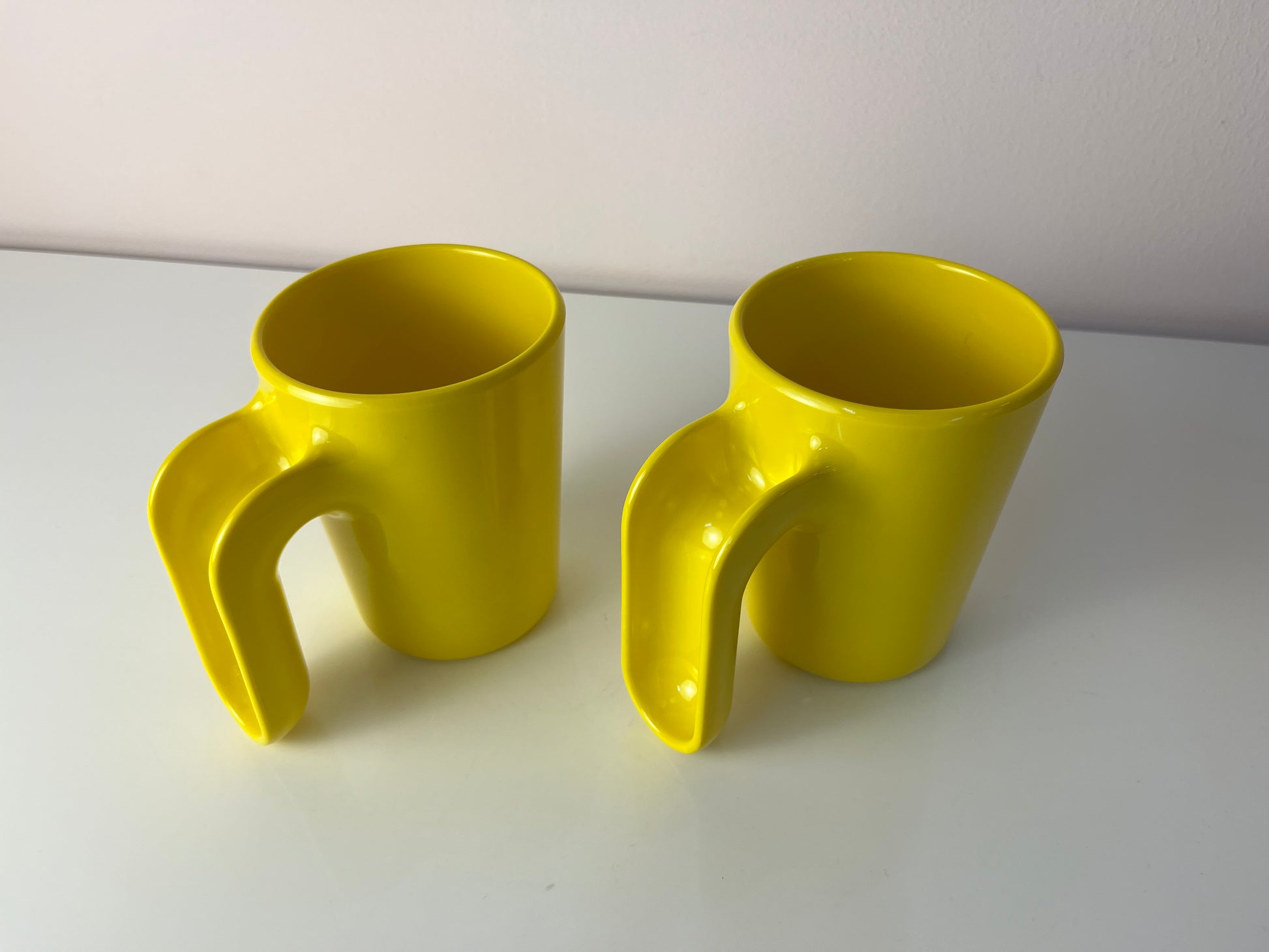 Set: 2x Tasse gelb von Ole Jensen für Room Copenhagen