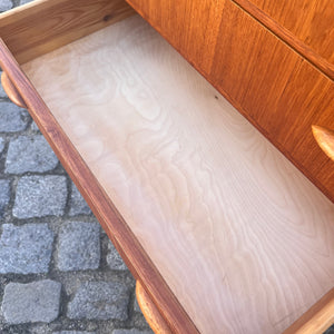 Kommode Teak mit Muschelgriffen aus Dänemark