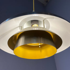 Lamellenlampe Silber Messing mit gelbem Innenleben von Granhaga