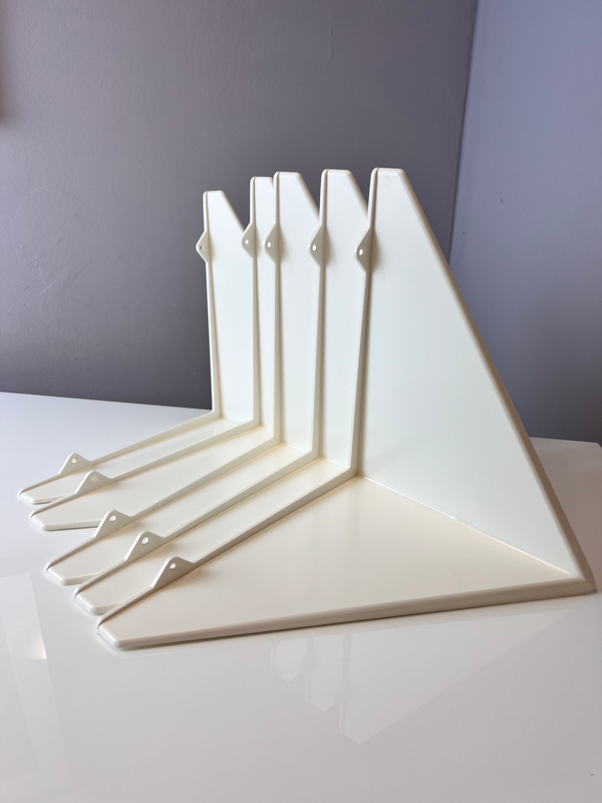 Regal "Butterfly" weiß von Paul Cadovius