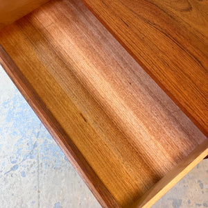 Kommode Teak auf Hairpinlegs von IDEE Möbel
